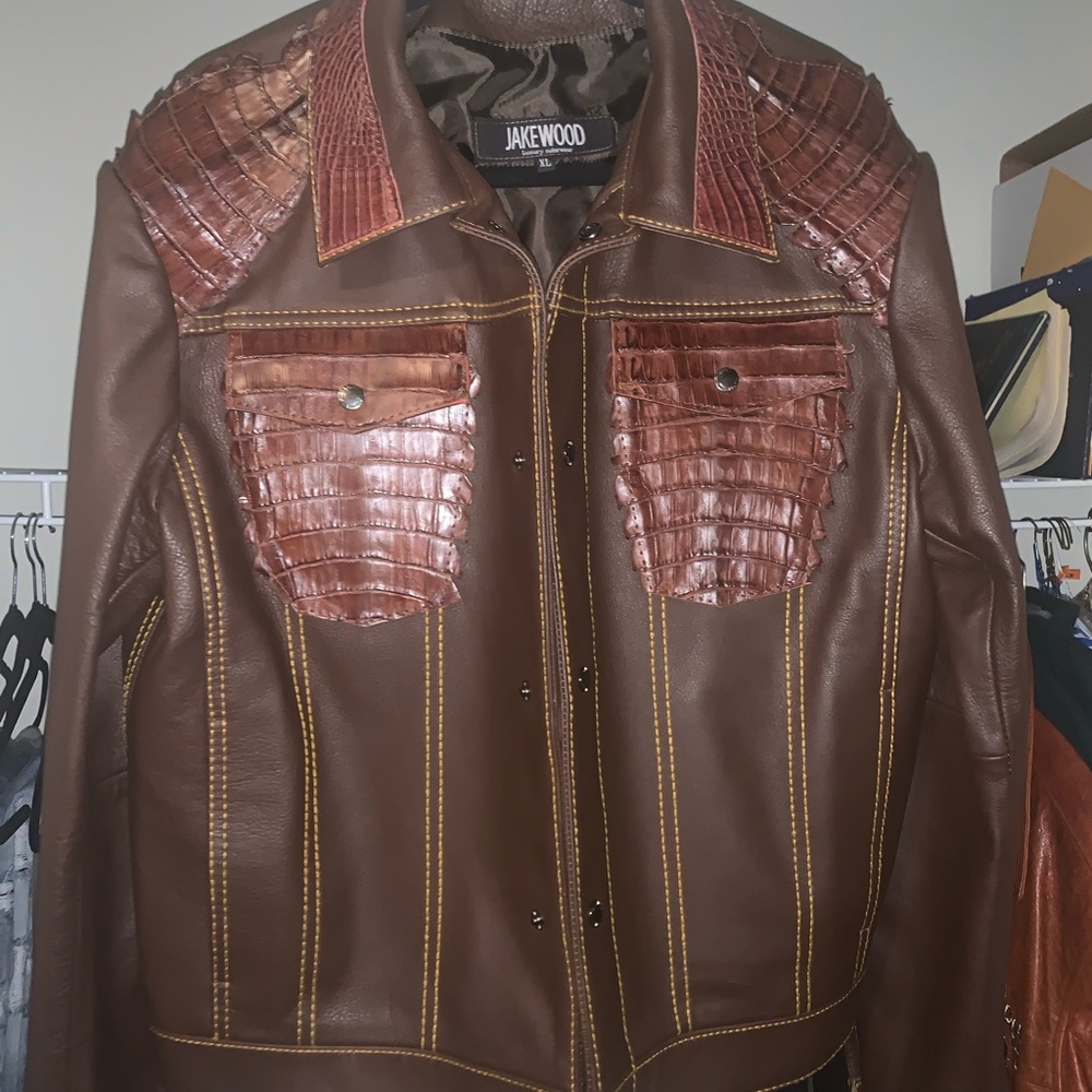 I’m selling it because its too small for me